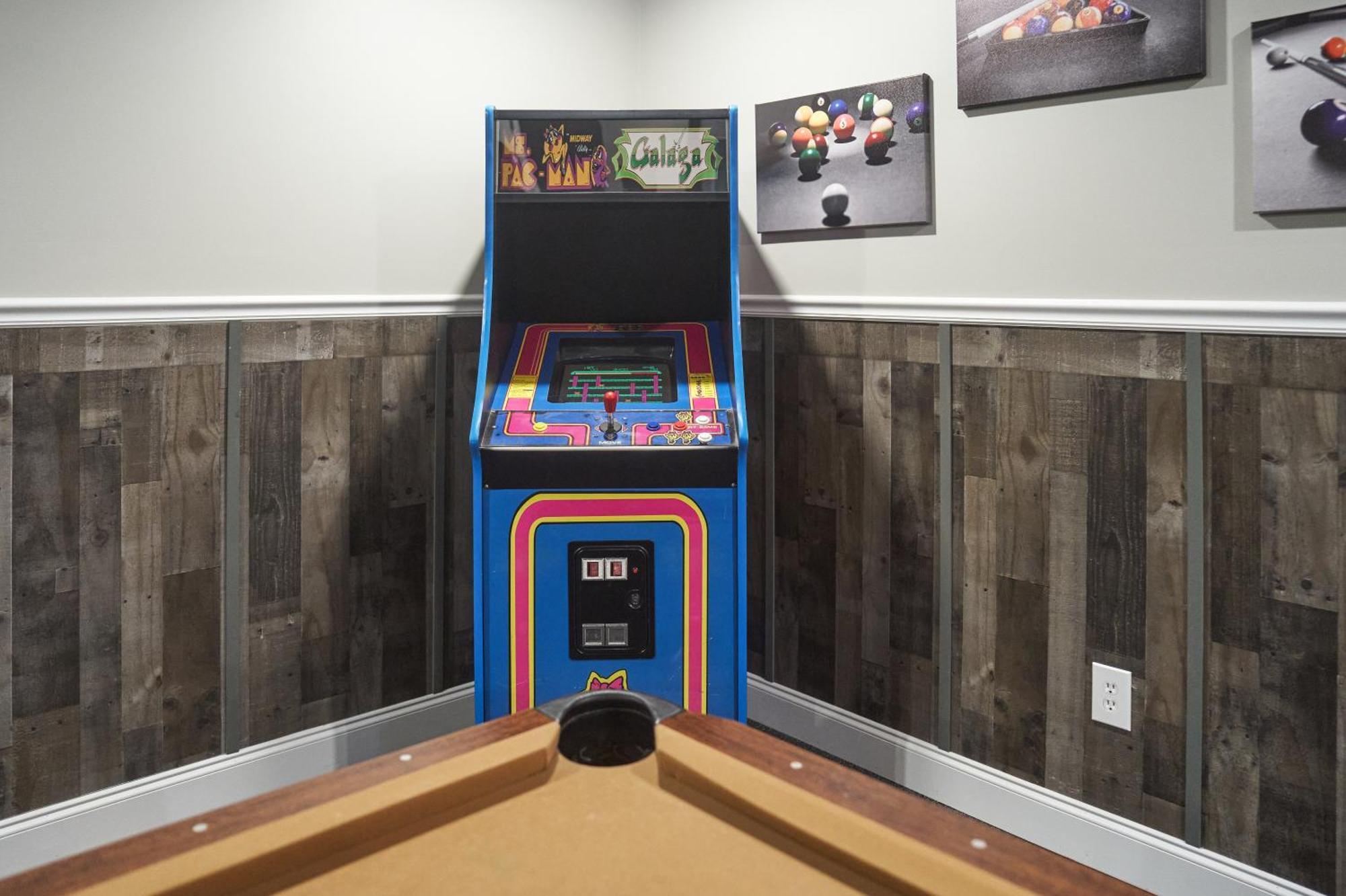 Entertainment Galore! Luxurious Property, Spectacular & Peaceful Setting, Great Location, Close To Major Attractions!! Pigeon Forge Eksteriør billede