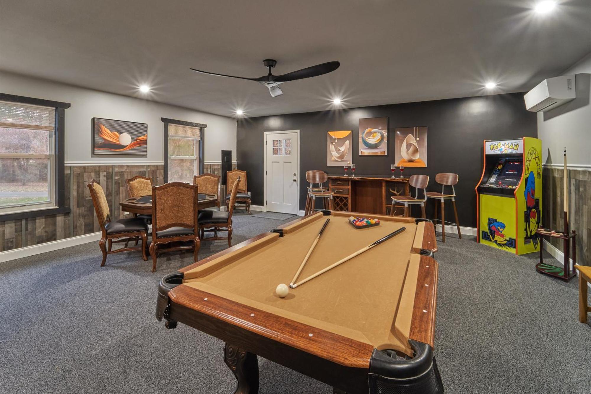Entertainment Galore! Luxurious Property, Spectacular & Peaceful Setting, Great Location, Close To Major Attractions!! Pigeon Forge Eksteriør billede