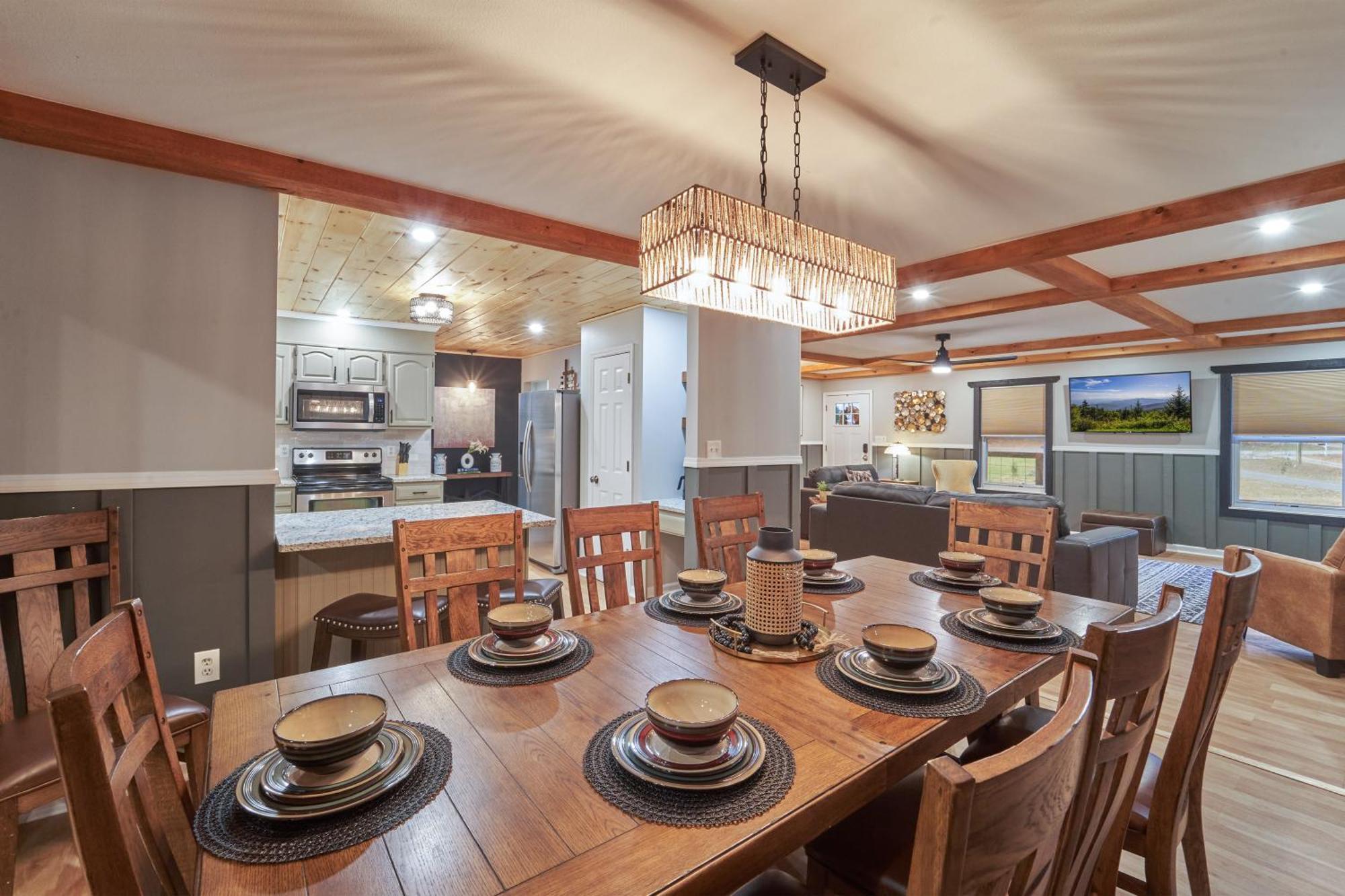 Entertainment Galore! Luxurious Property, Spectacular & Peaceful Setting, Great Location, Close To Major Attractions!! Pigeon Forge Eksteriør billede